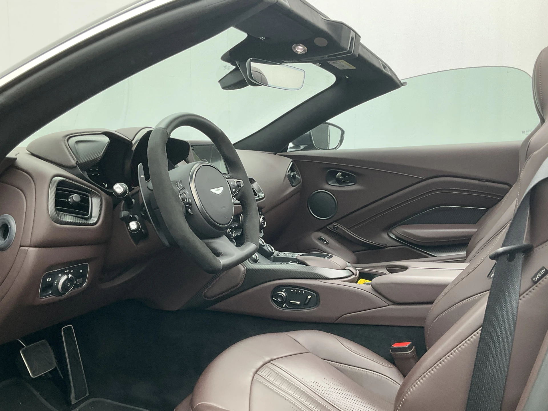 Hoofdafbeelding Aston Martin V8 Vantage