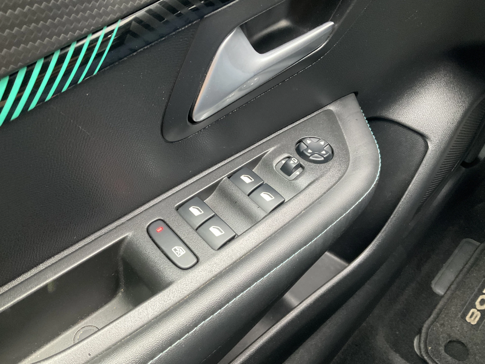 Hoofdafbeelding Peugeot e-208