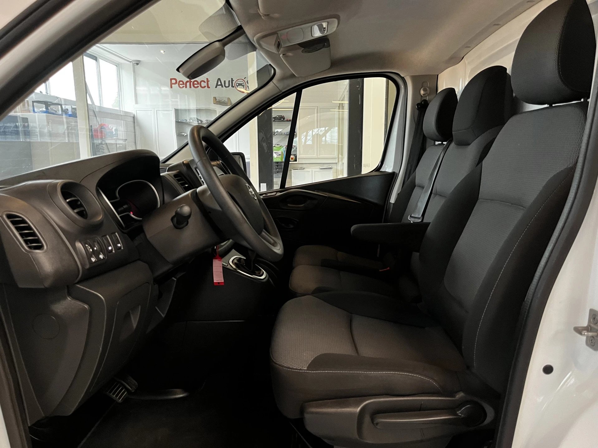 Hoofdafbeelding Nissan NV300