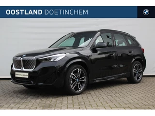 BMW iX1 eDrive20 M Sport / Sportstoelen / M Adaptief onderstel / Achteruitrijcamera / Stoelverwarming