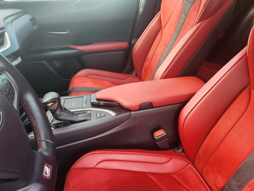 Hoofdafbeelding Lexus UX