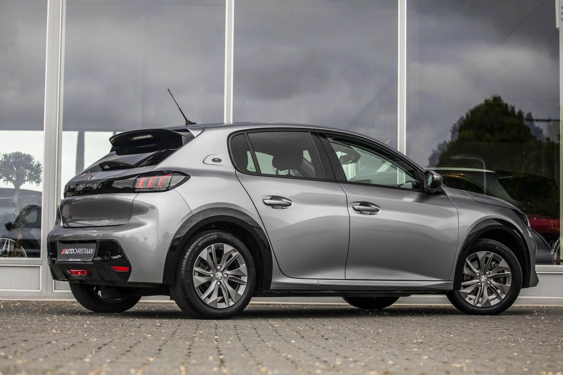 Hoofdafbeelding Peugeot e-208