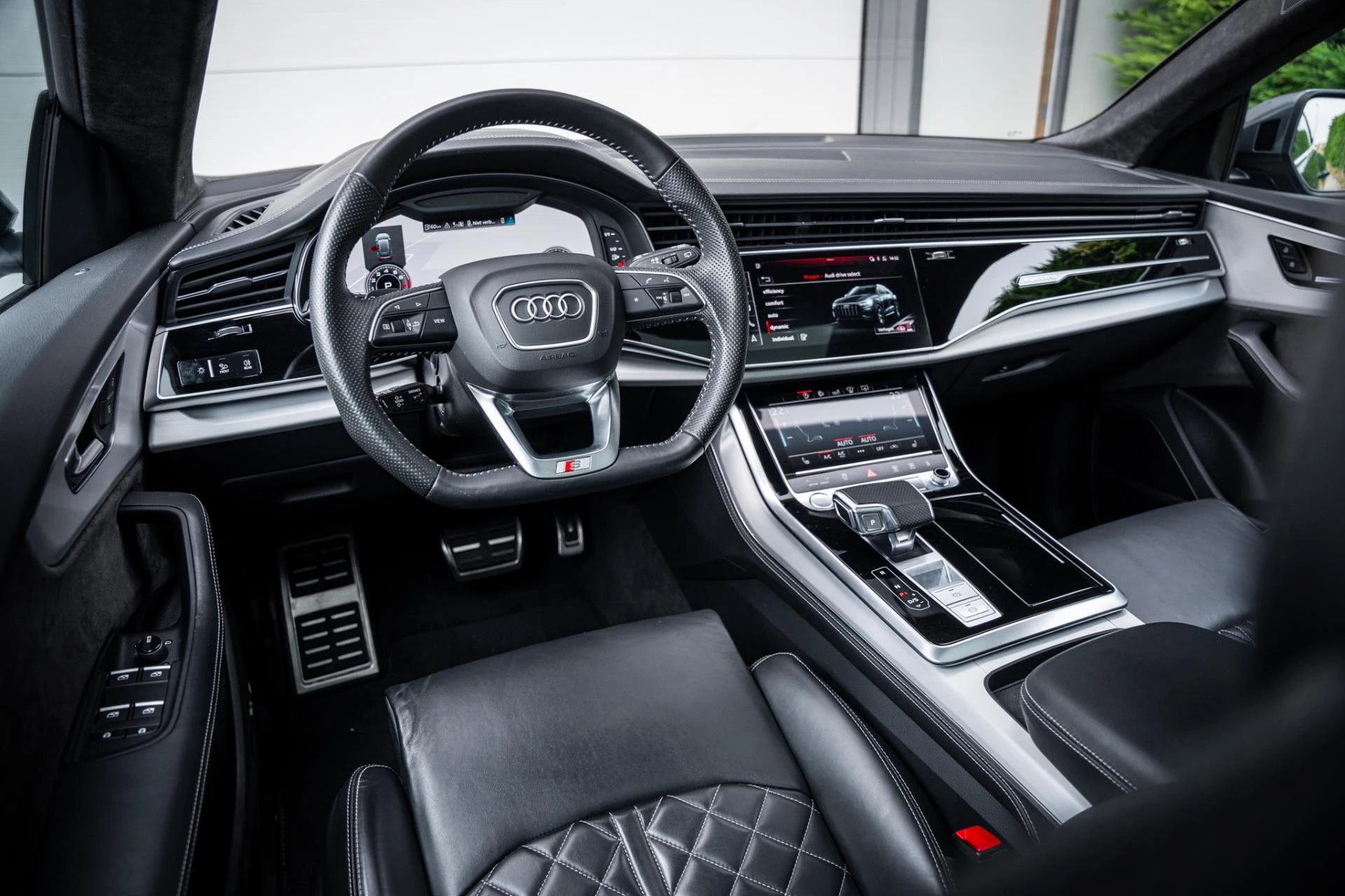 Hoofdafbeelding Audi Q8