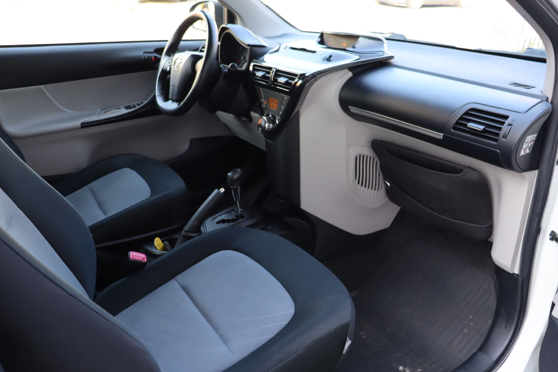 Hoofdafbeelding Toyota iQ