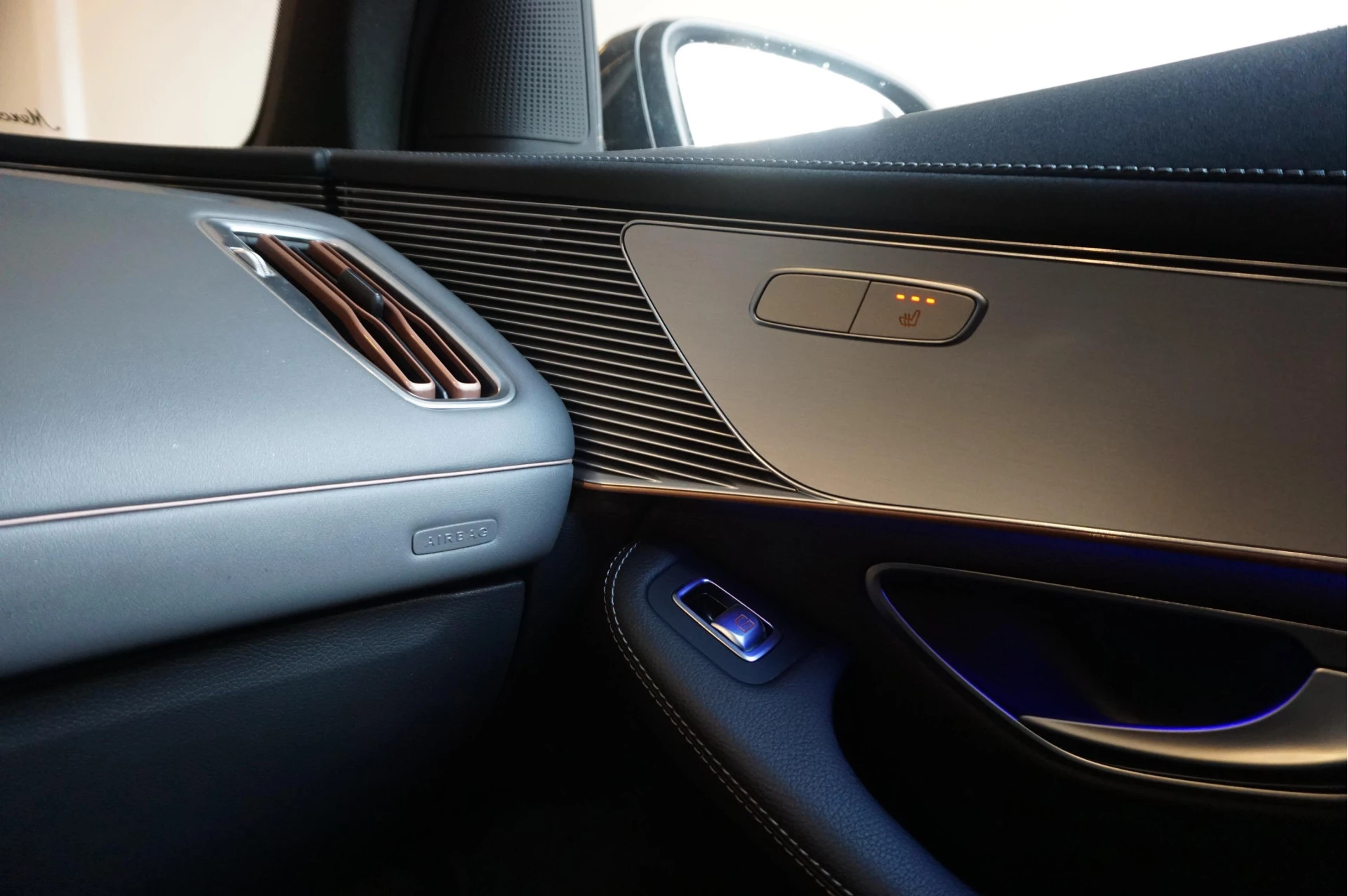 Hoofdafbeelding Mercedes-Benz EQC