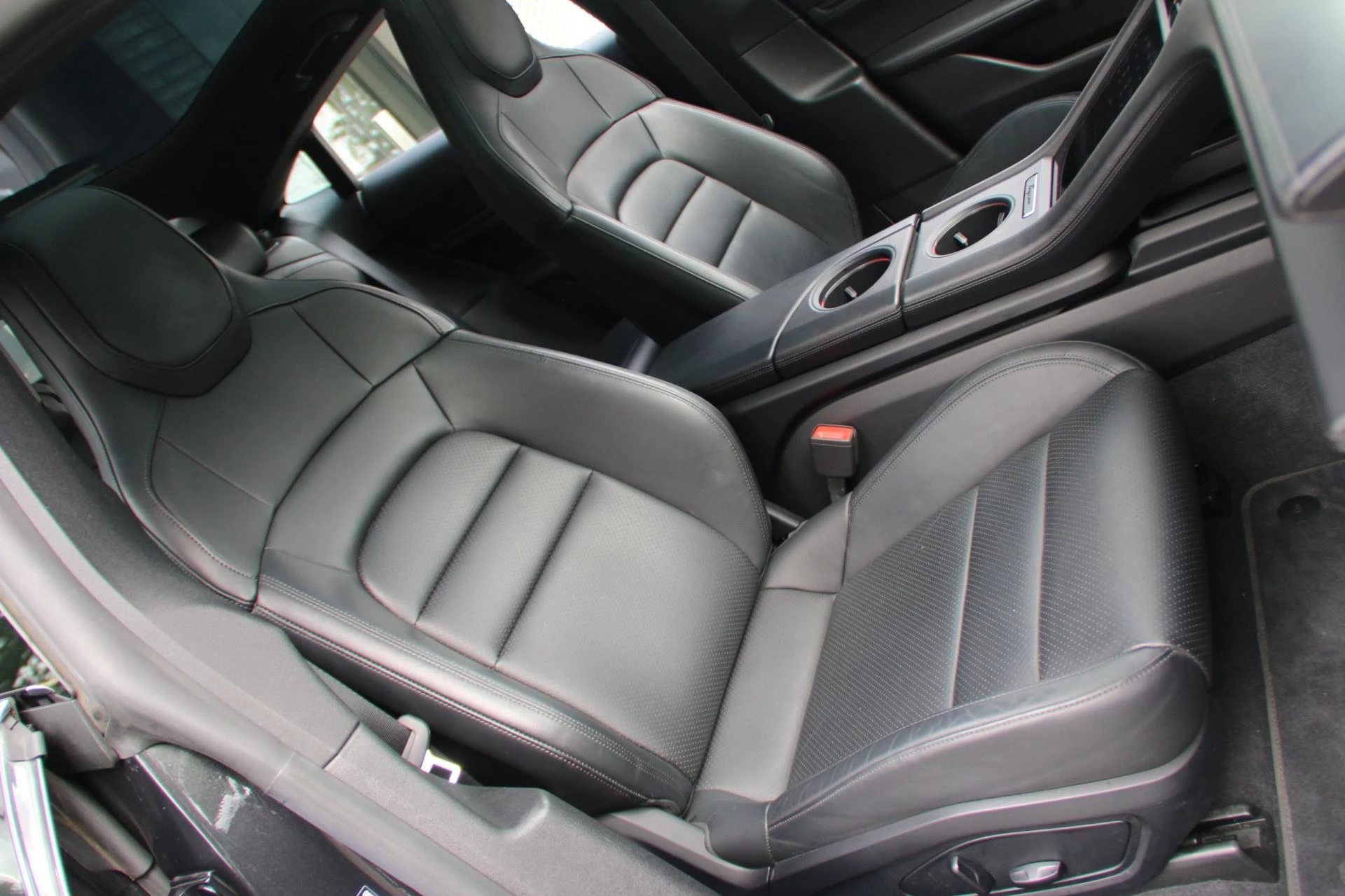 Hoofdafbeelding Porsche Taycan