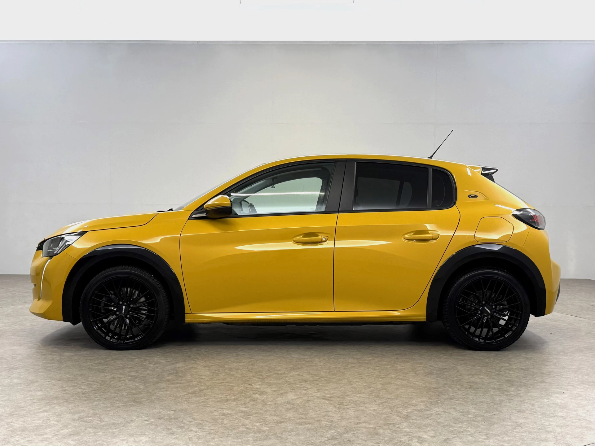 Hoofdafbeelding Peugeot e-208