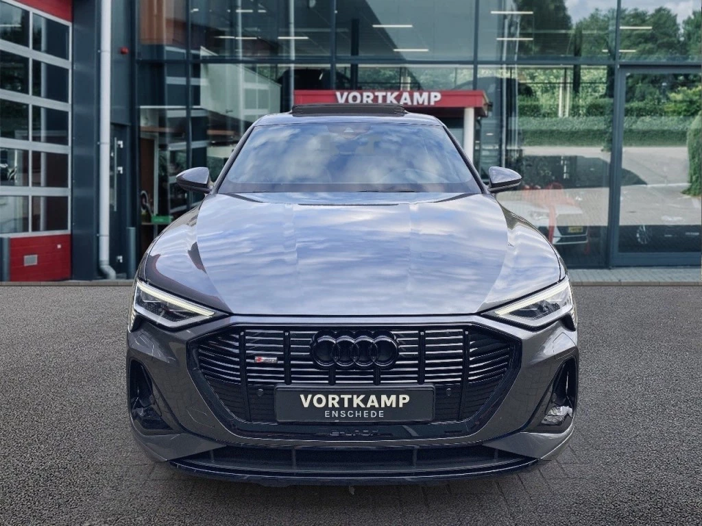 Hoofdafbeelding Audi e-tron