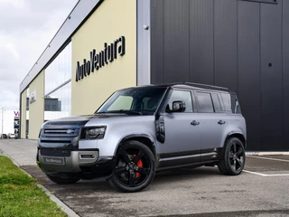 Land Rover Defender 110 2.0 P400e 110 Dynamic HSE | Milltek uitlaat | Matt wrap | Trekhaak | Schuif-/ kantel dak | Stoelkoeling | 22"