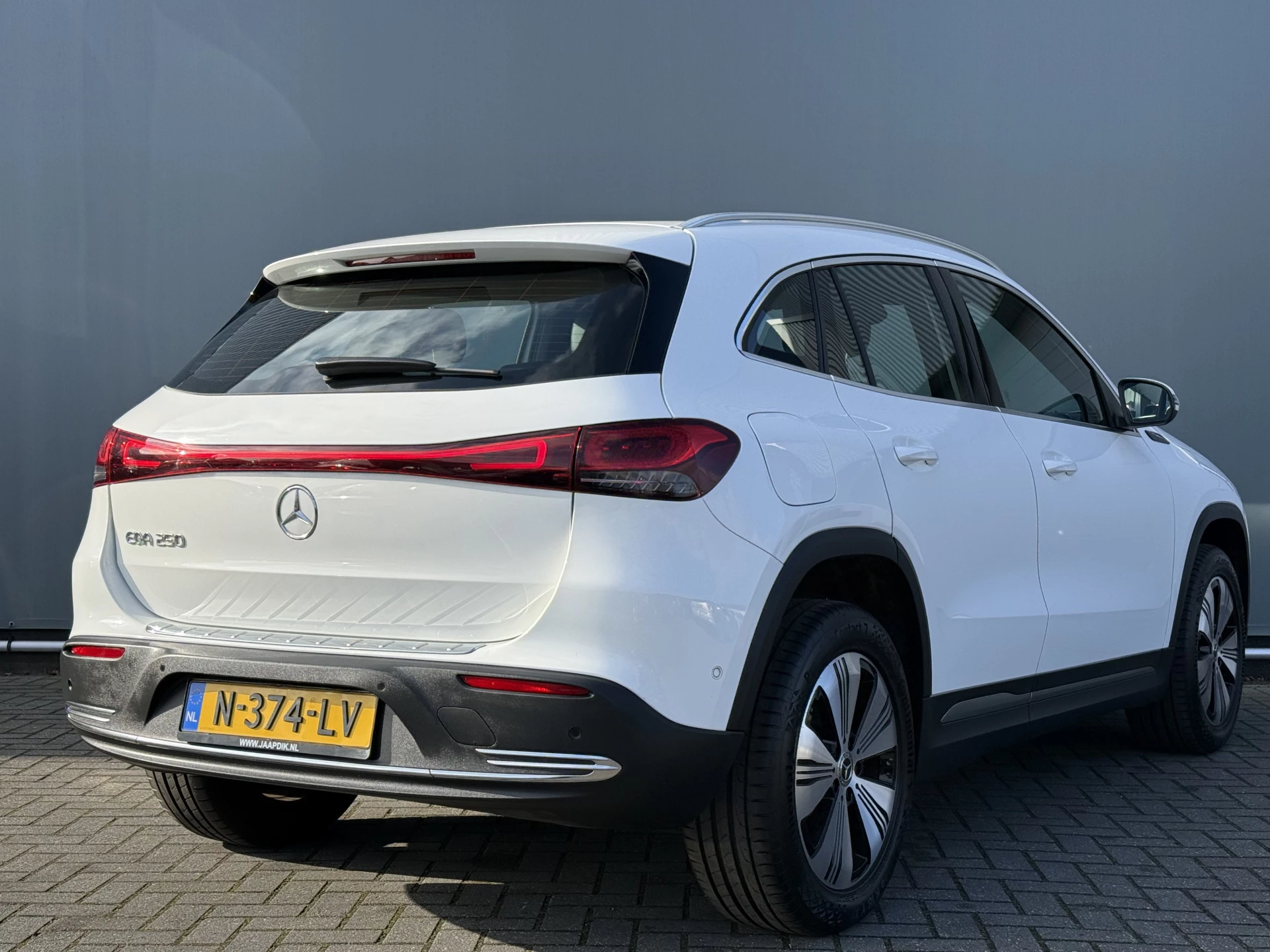 Hoofdafbeelding Mercedes-Benz EQA