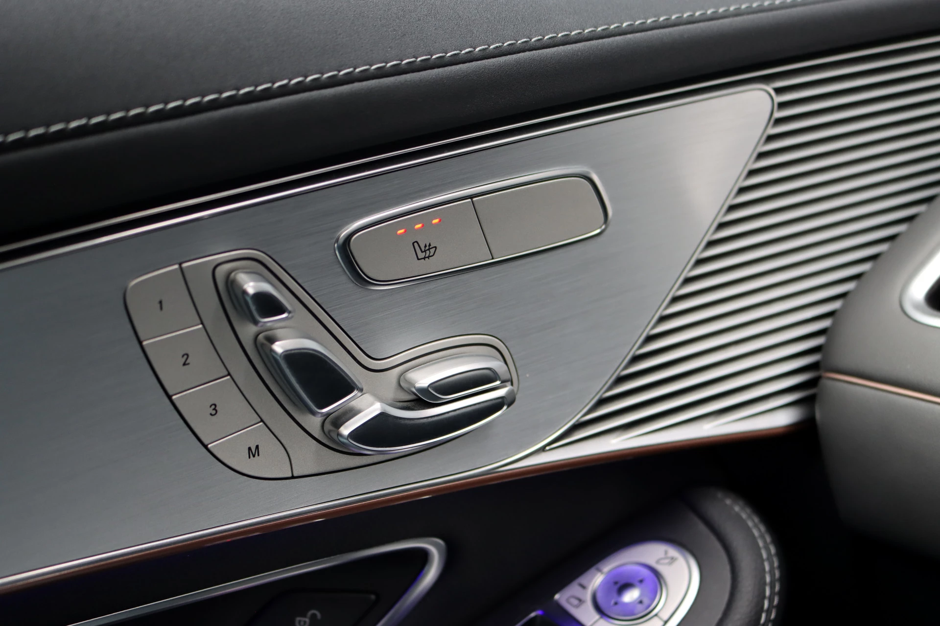Hoofdafbeelding Mercedes-Benz EQC