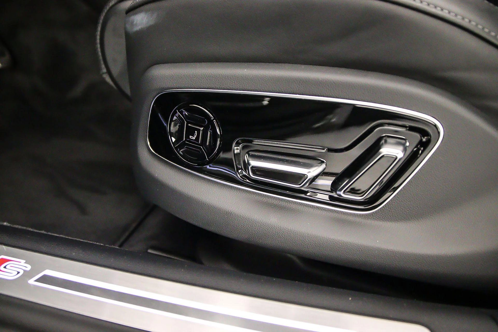Hoofdafbeelding Audi A8