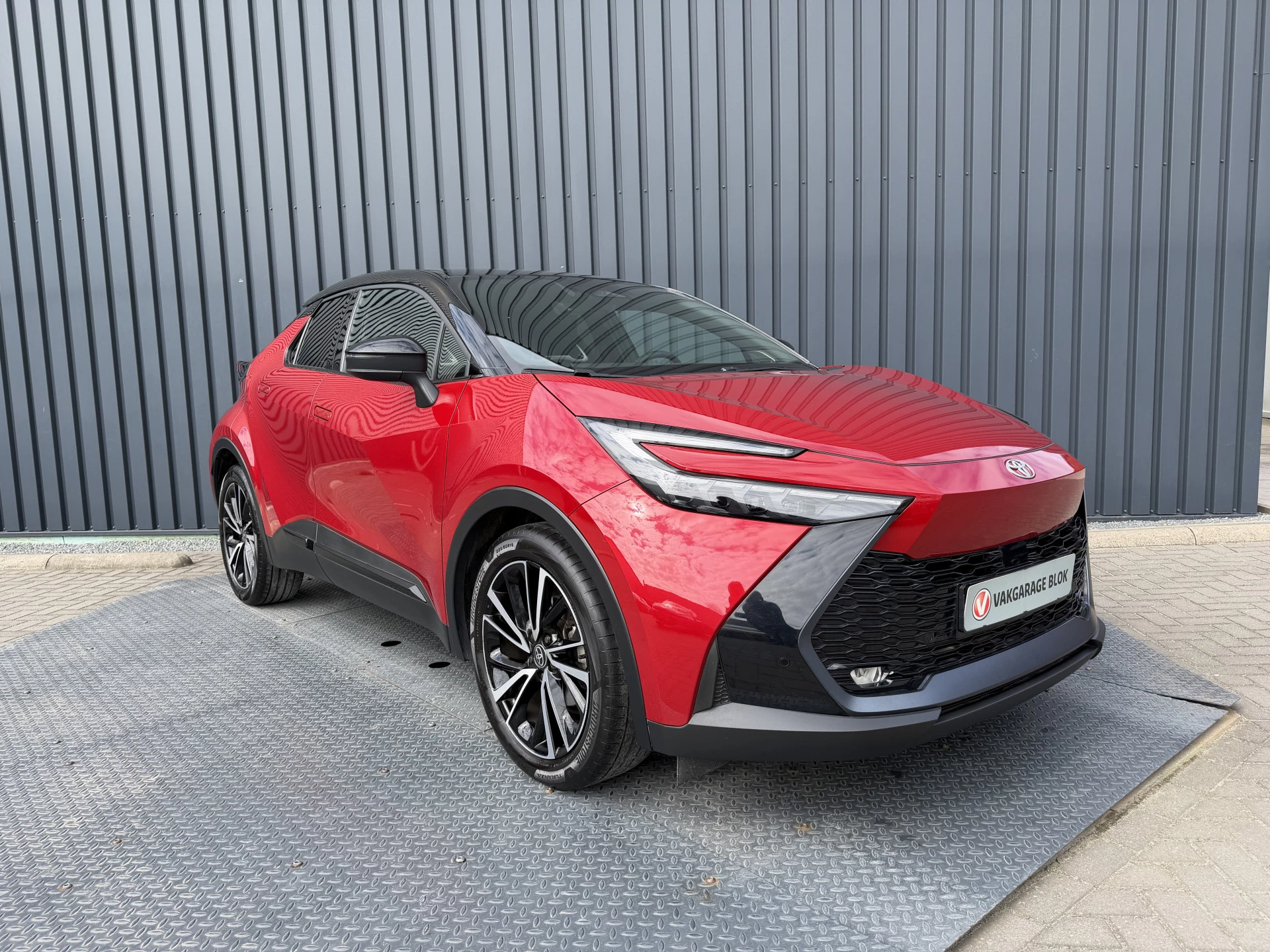 Hoofdafbeelding Toyota C-HR