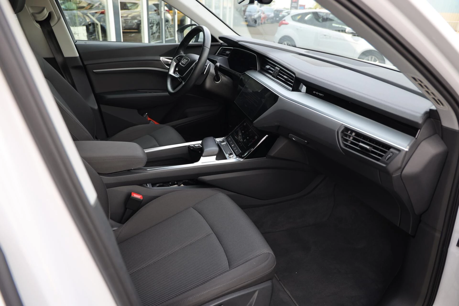 Hoofdafbeelding Audi e-tron