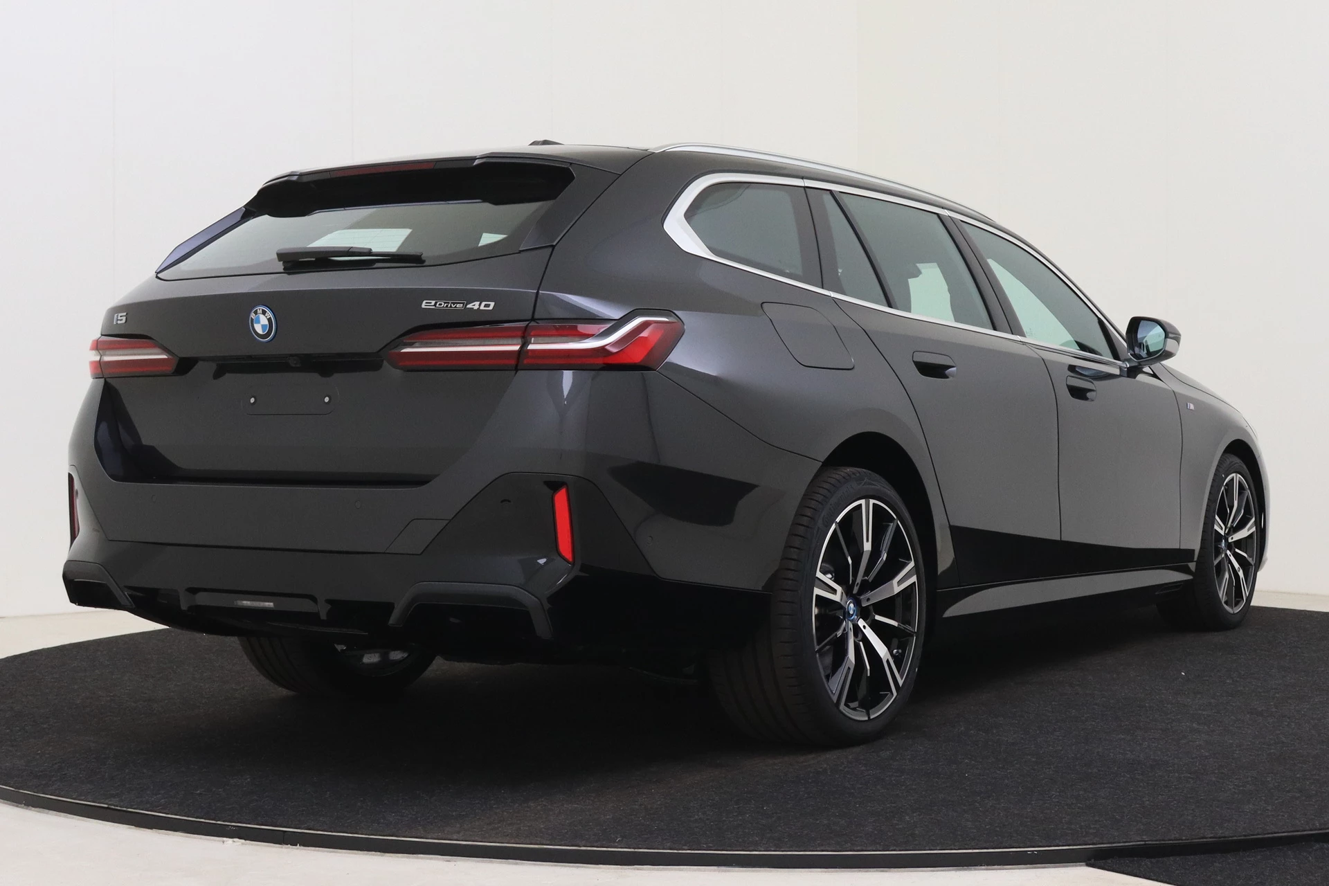 Hoofdafbeelding BMW i5