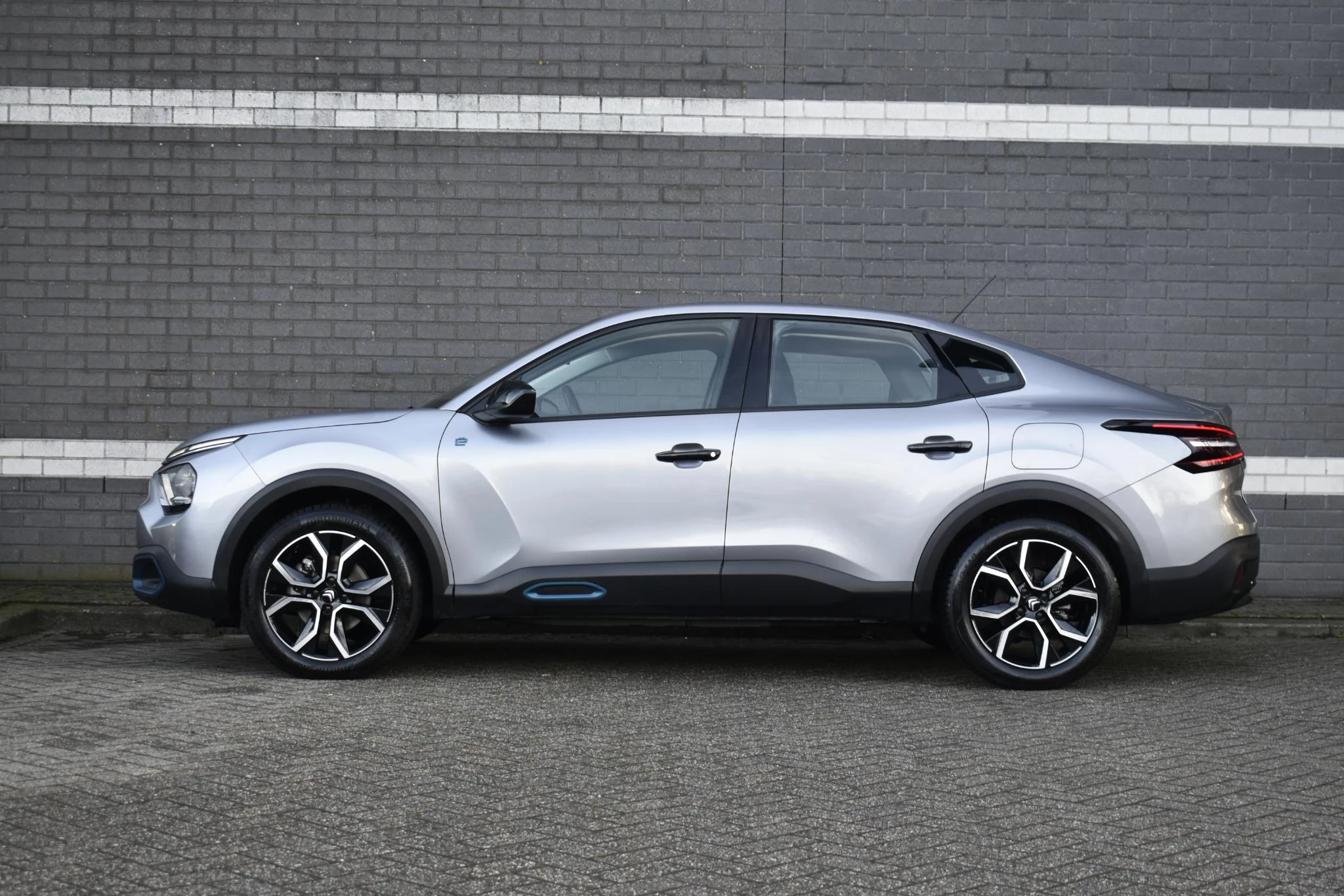 Hoofdafbeelding Citroën ë-C4 X