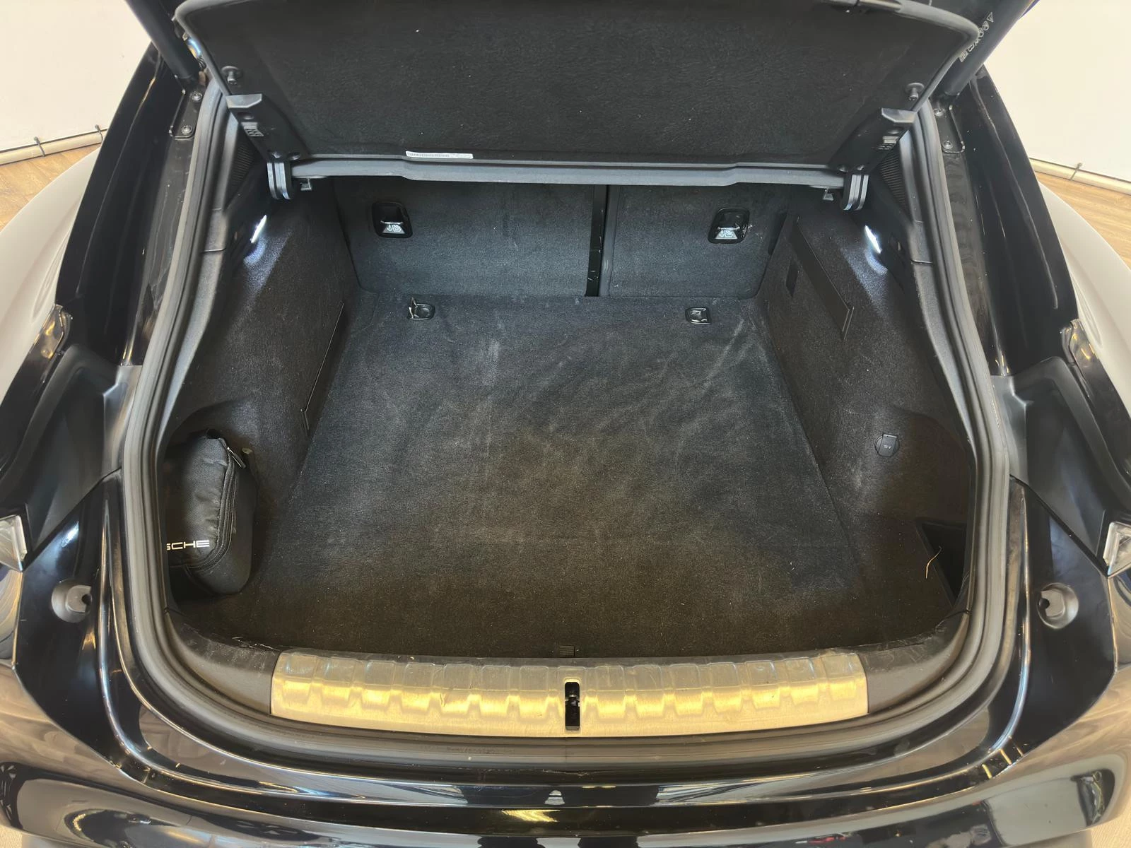 Hoofdafbeelding Porsche Taycan