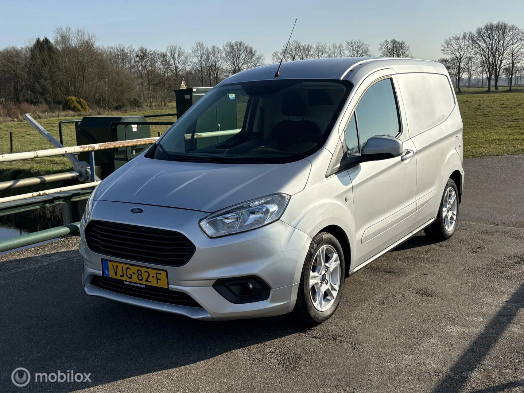 Hoofdafbeelding Ford Transit Courier