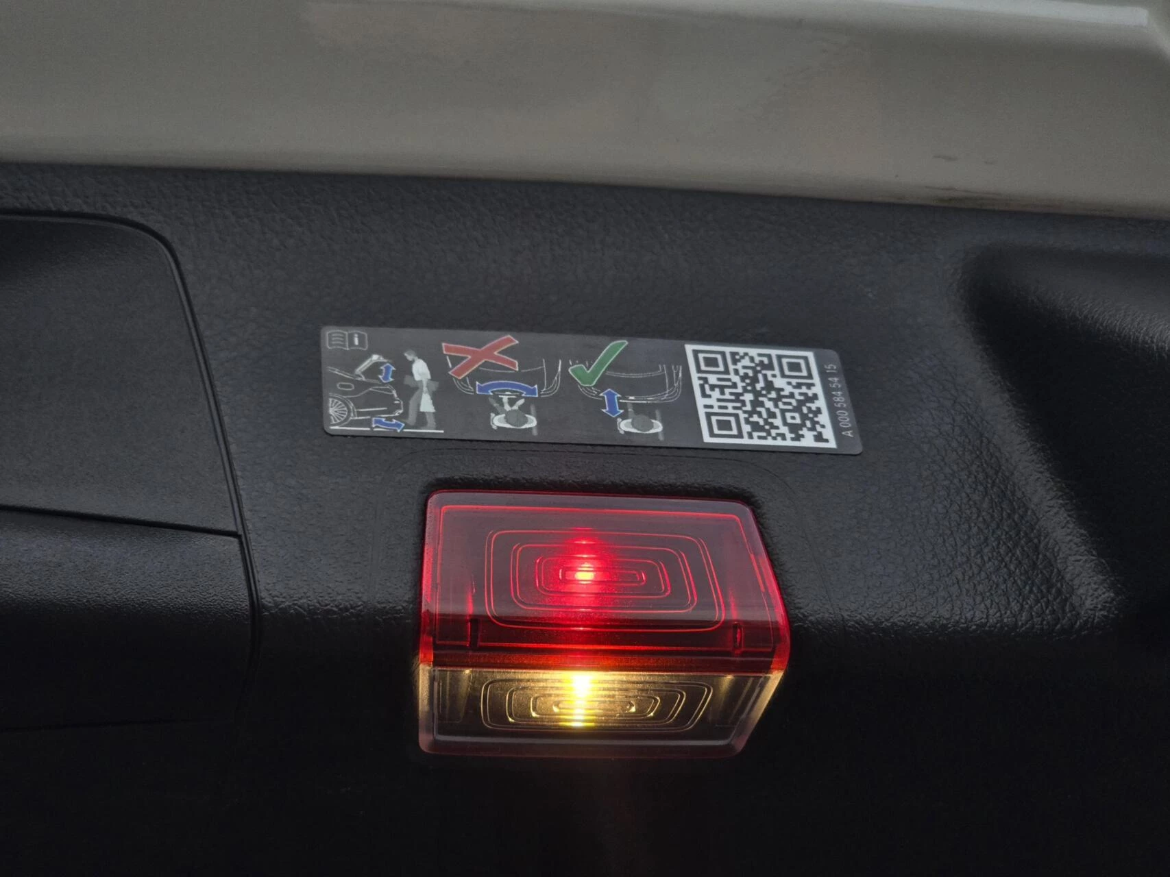 Hoofdafbeelding Mercedes-Benz EQA