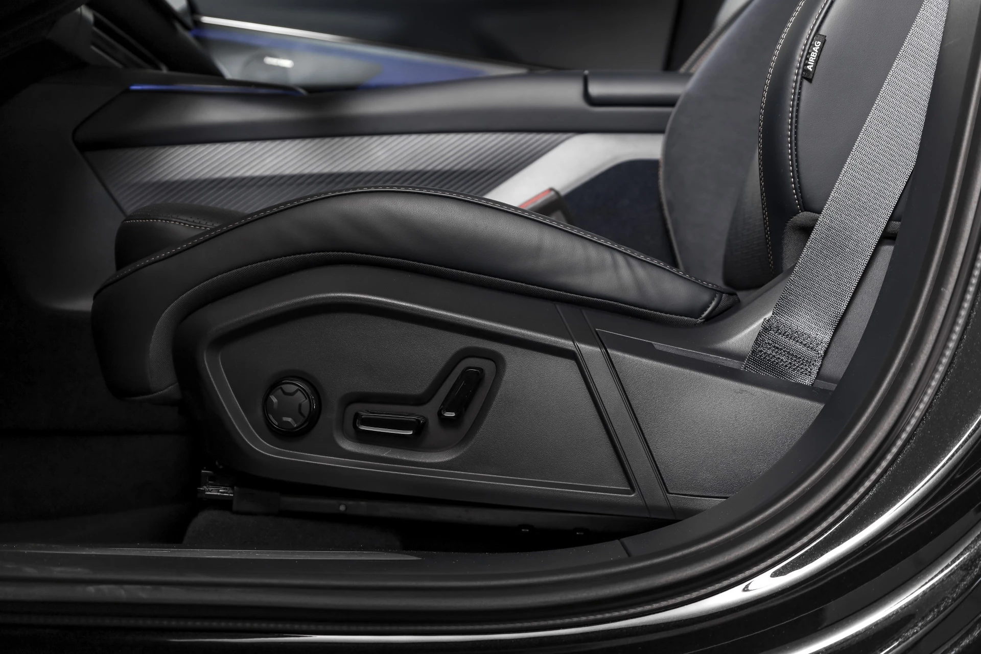 Hoofdafbeelding Lynk & Co 08