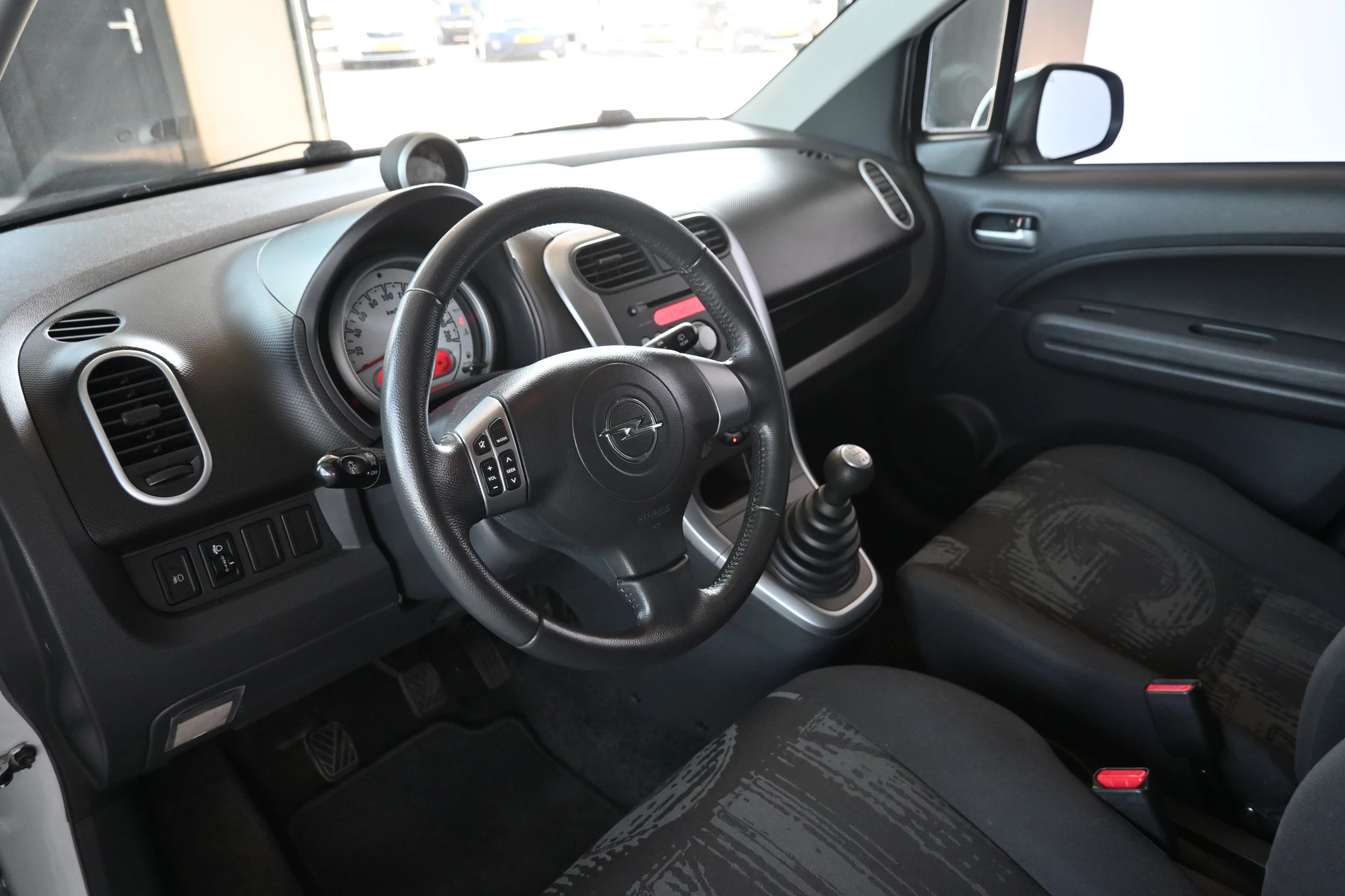 Hoofdafbeelding Opel Agila
