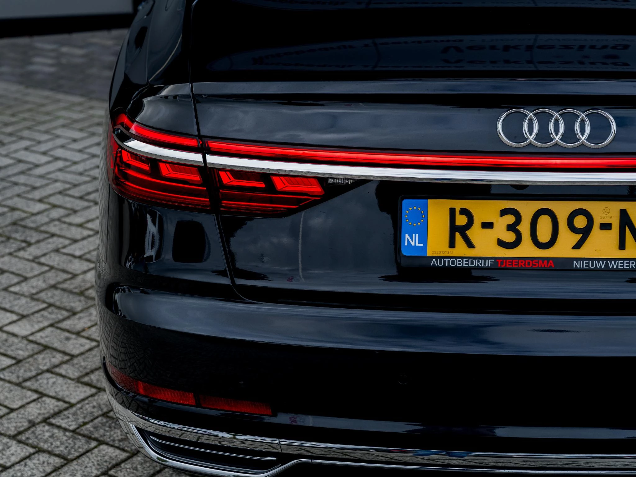 Hoofdafbeelding Audi A8