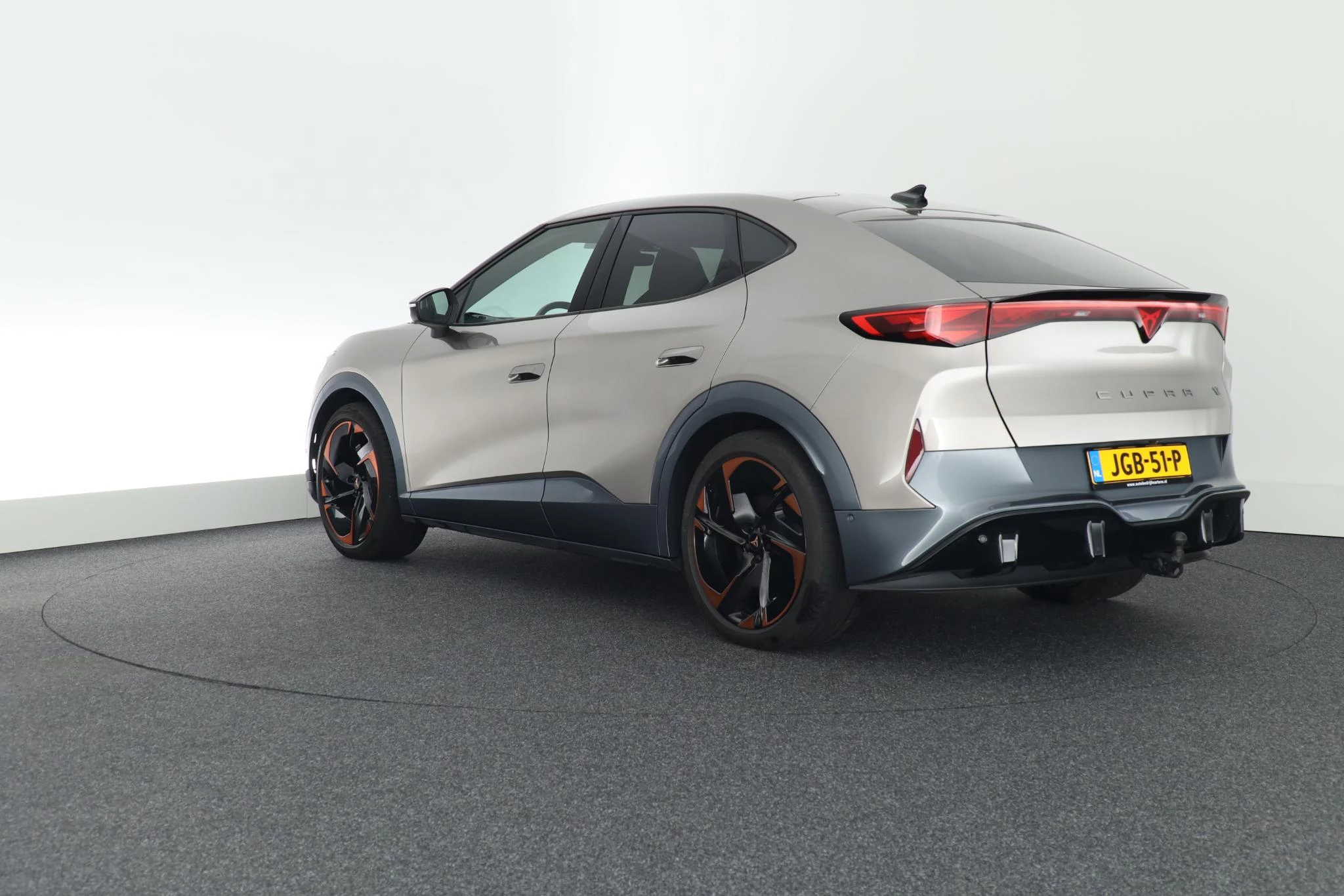 Hoofdafbeelding CUPRA Tavascan