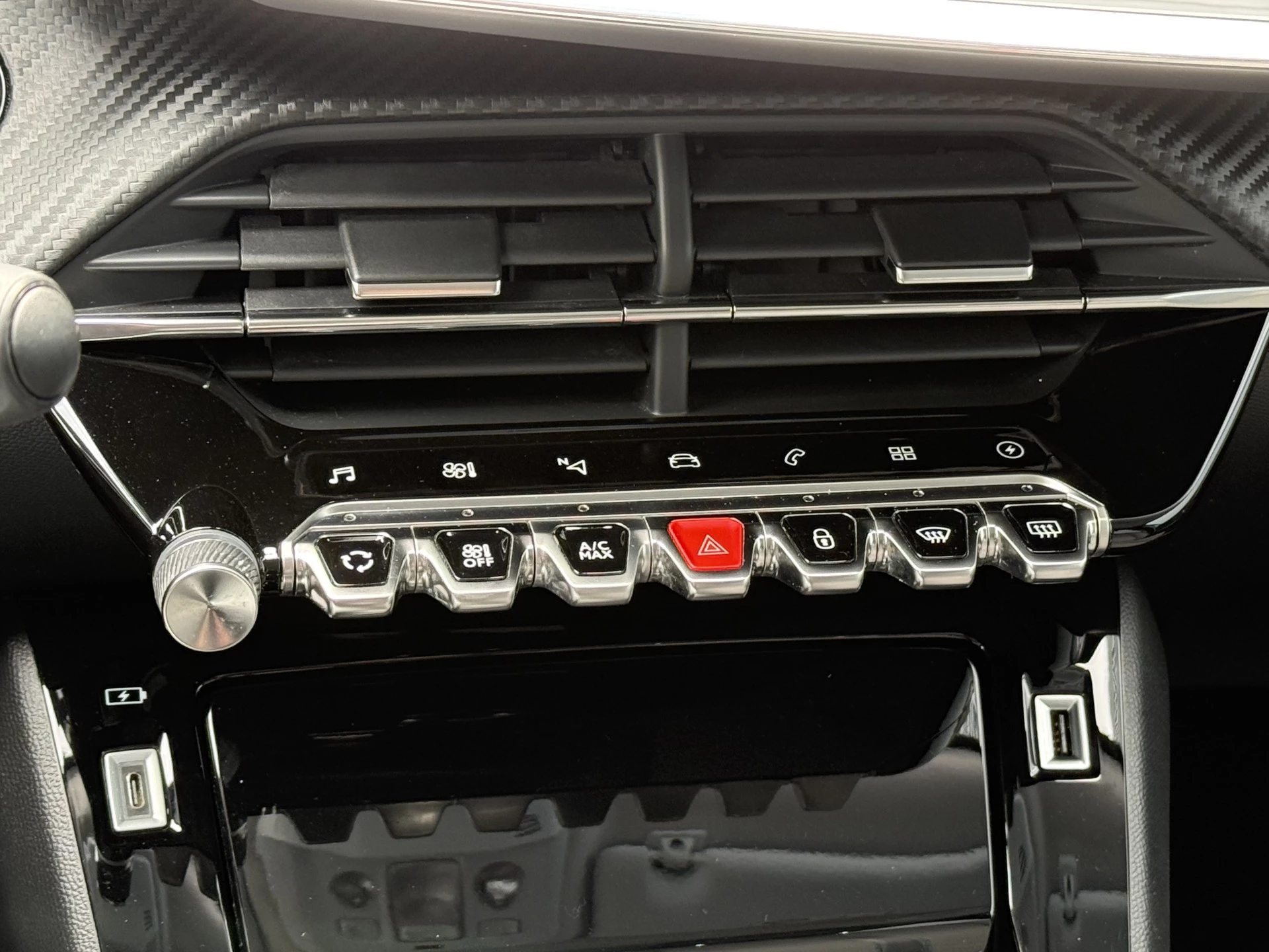 Hoofdafbeelding Peugeot e-2008