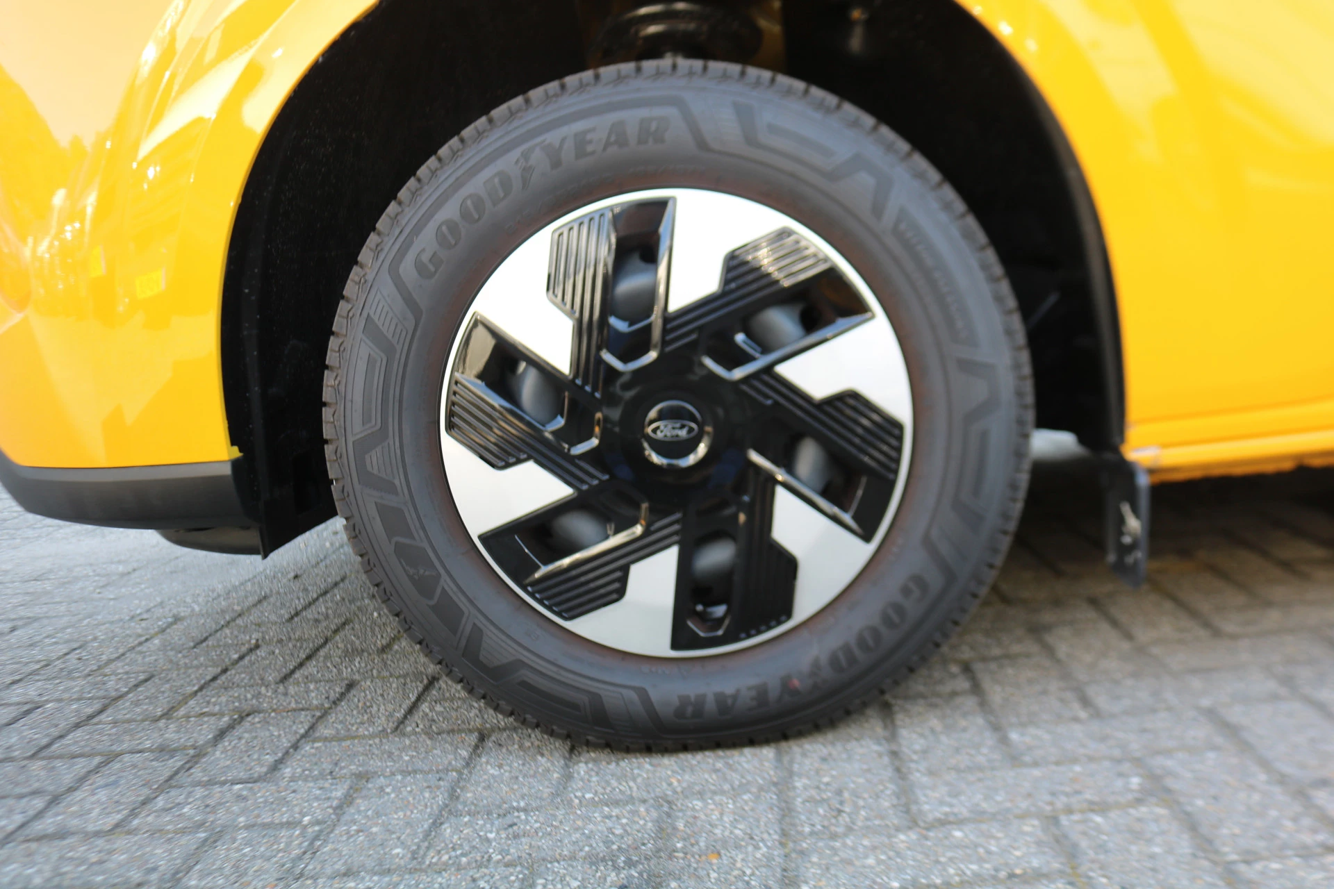 Hoofdafbeelding Ford E-Transit Custom