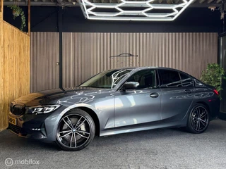 BMW 3-serie 330i Executive Edition|Led|Pdc|Carplay|Sfeerverl