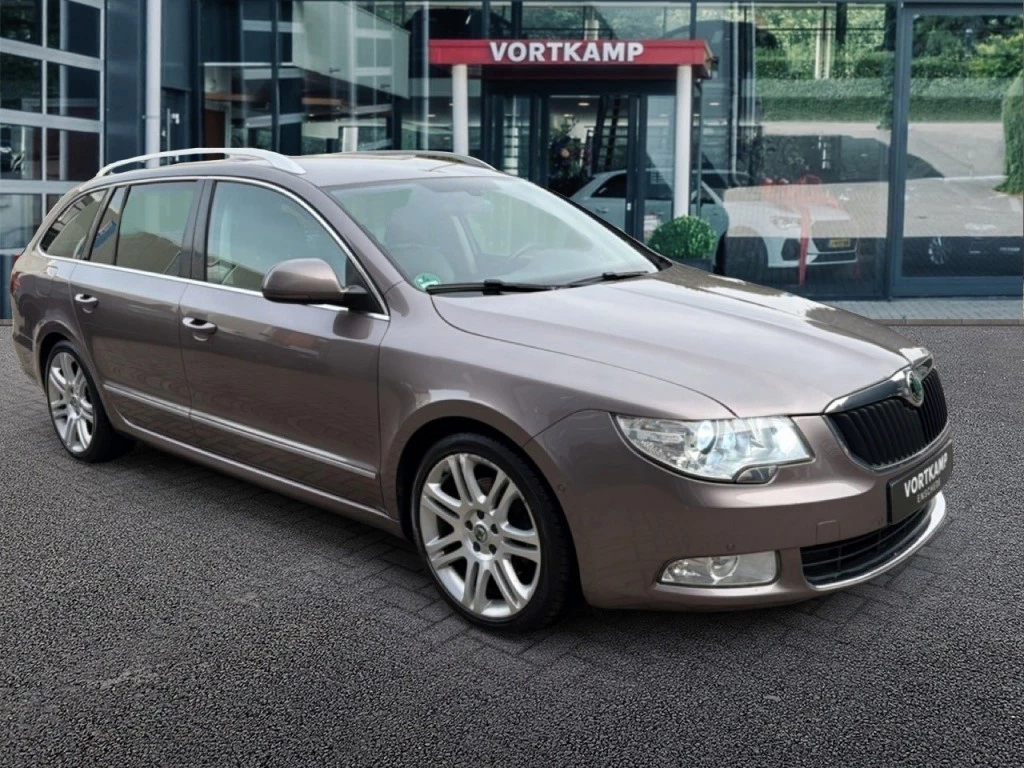 Hoofdafbeelding Škoda Superb
