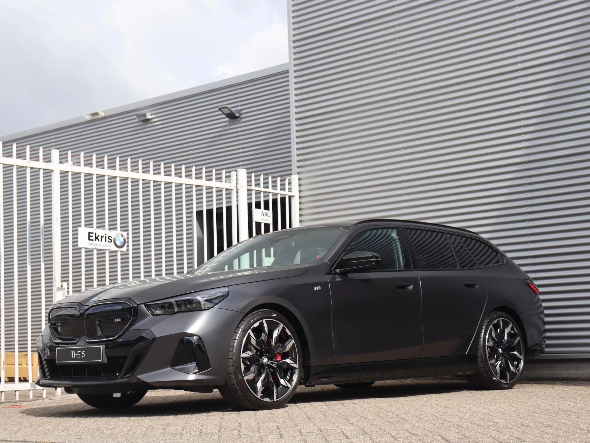 Hoofdafbeelding BMW i5