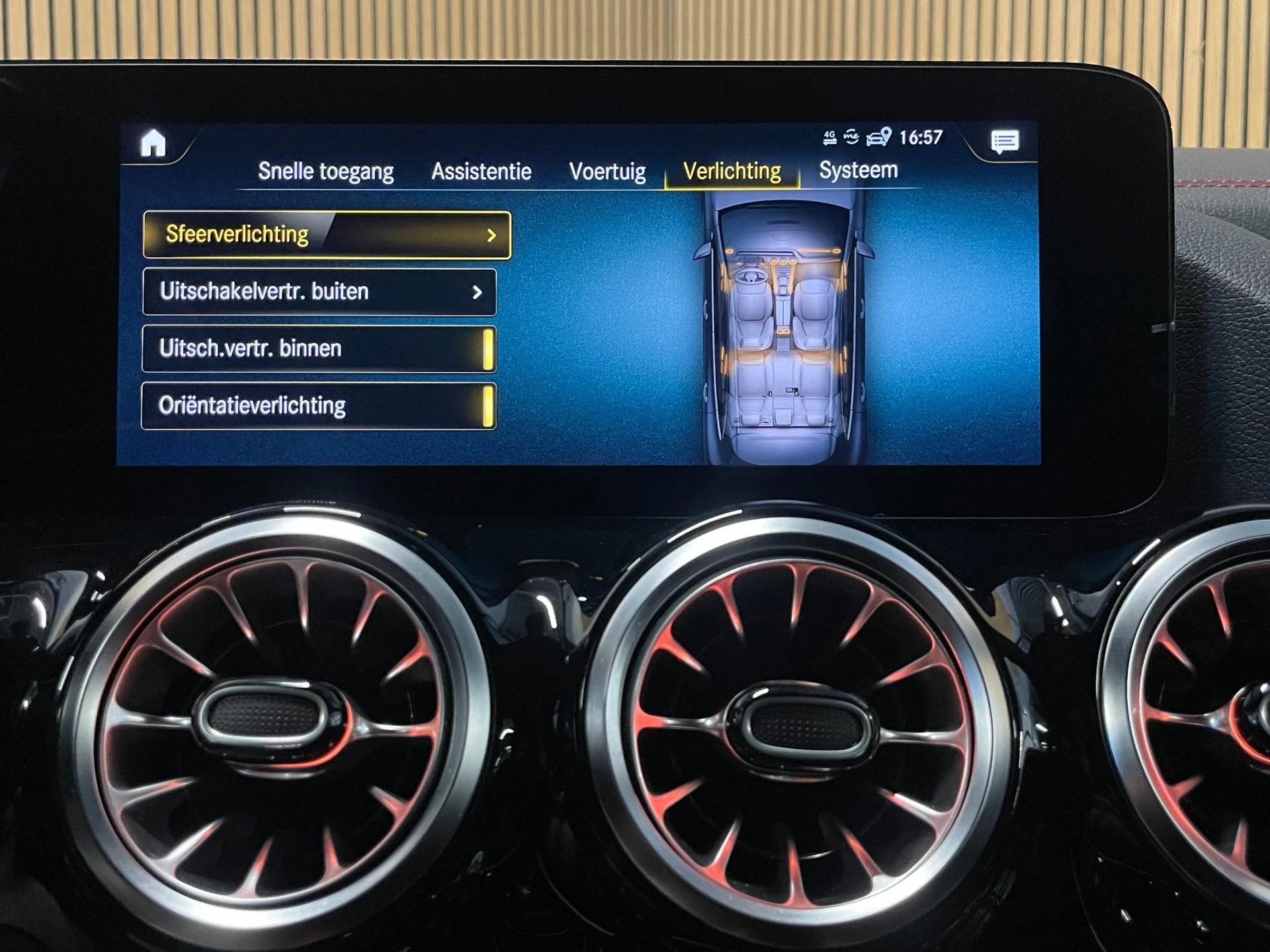 Hoofdafbeelding Mercedes-Benz EQA