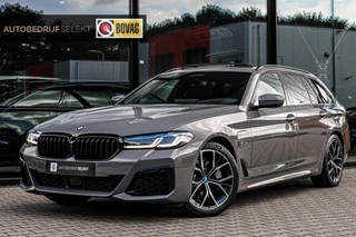 BMW 5-serie Touring 530e M-SPORT - PANO - TREKHAAK - LASER - HARMAN - VOL!!!