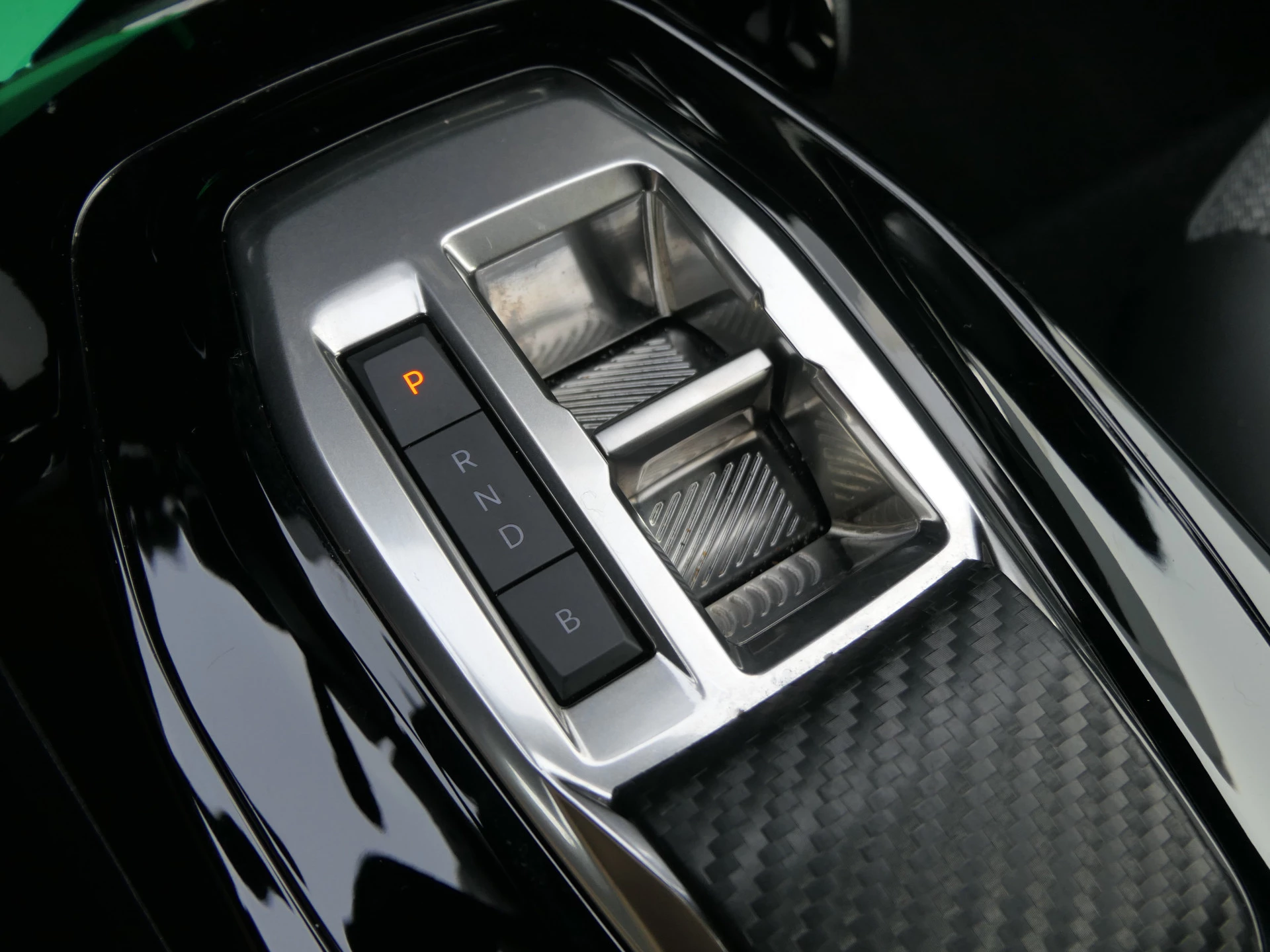 Hoofdafbeelding Peugeot e-2008