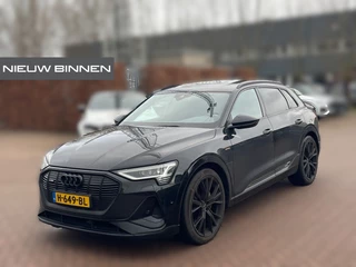 Audi e-tron e-tron 50 quattro Launch edition Black 71 kWh S-Line | Panoramadak | Stoelverwarming | Adaptive Cruise Control | Memory Seat | Parkeersensoren | Keyless | Apple Carplay