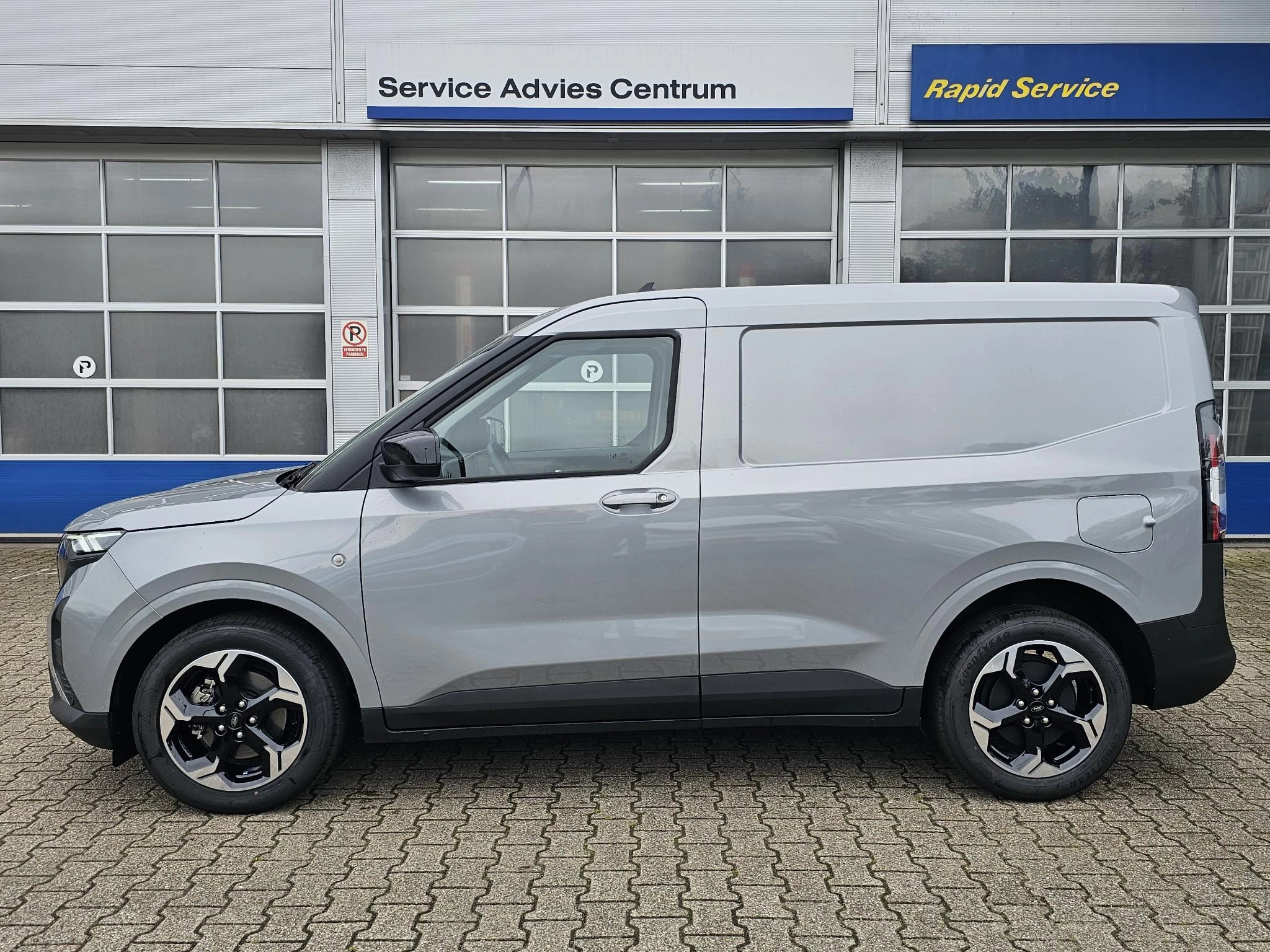 Hoofdafbeelding Ford Transit Courier