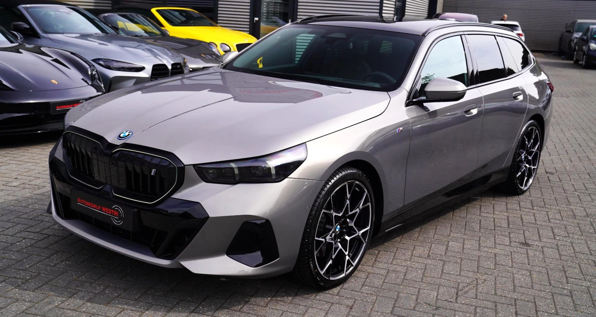 Hoofdafbeelding BMW i5