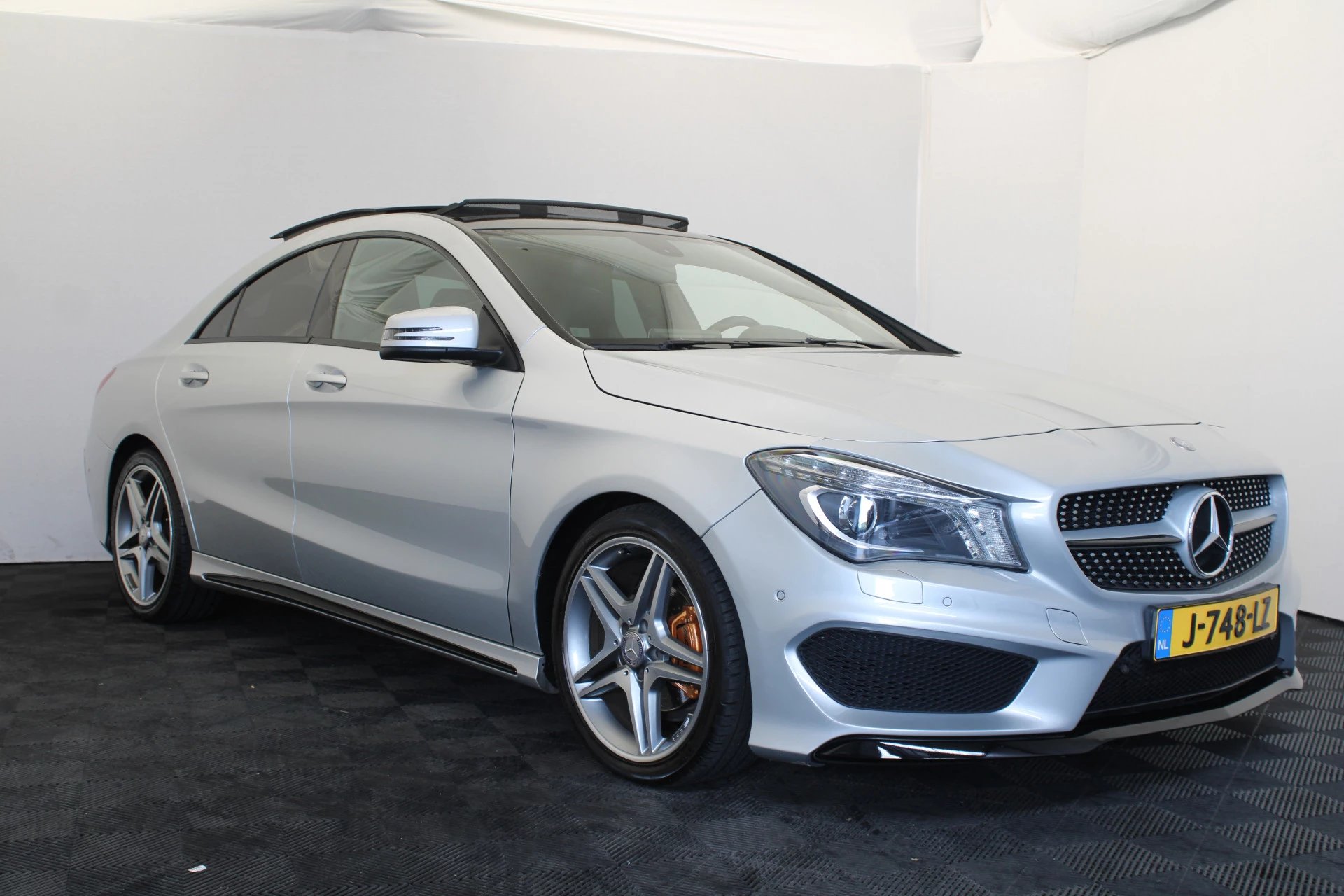 Hoofdafbeelding Mercedes-Benz CLA