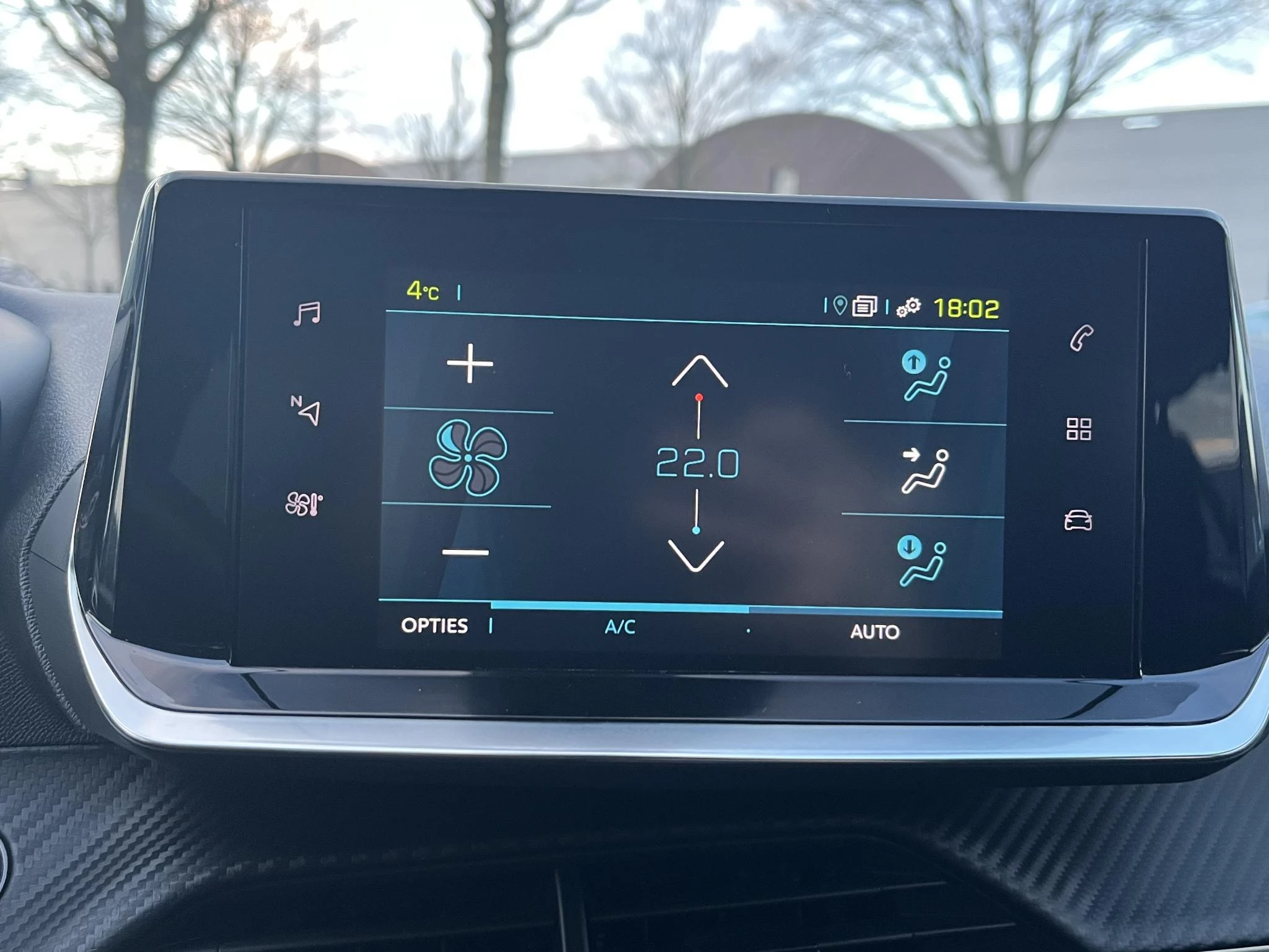 Hoofdafbeelding Peugeot e-2008