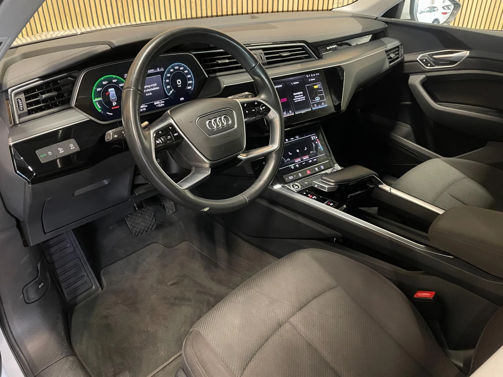 Hoofdafbeelding Audi e-tron