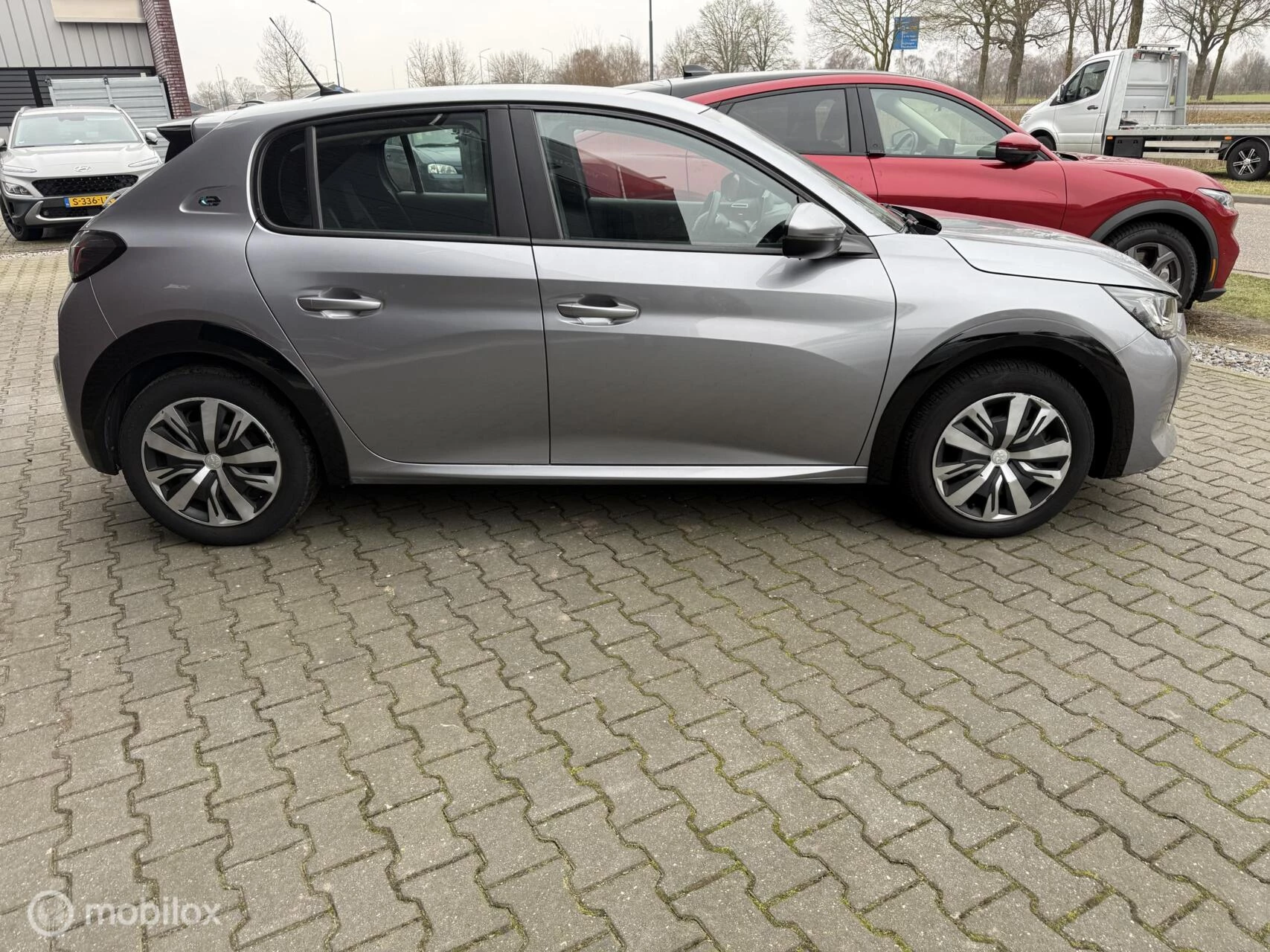 Hoofdafbeelding Peugeot e-208