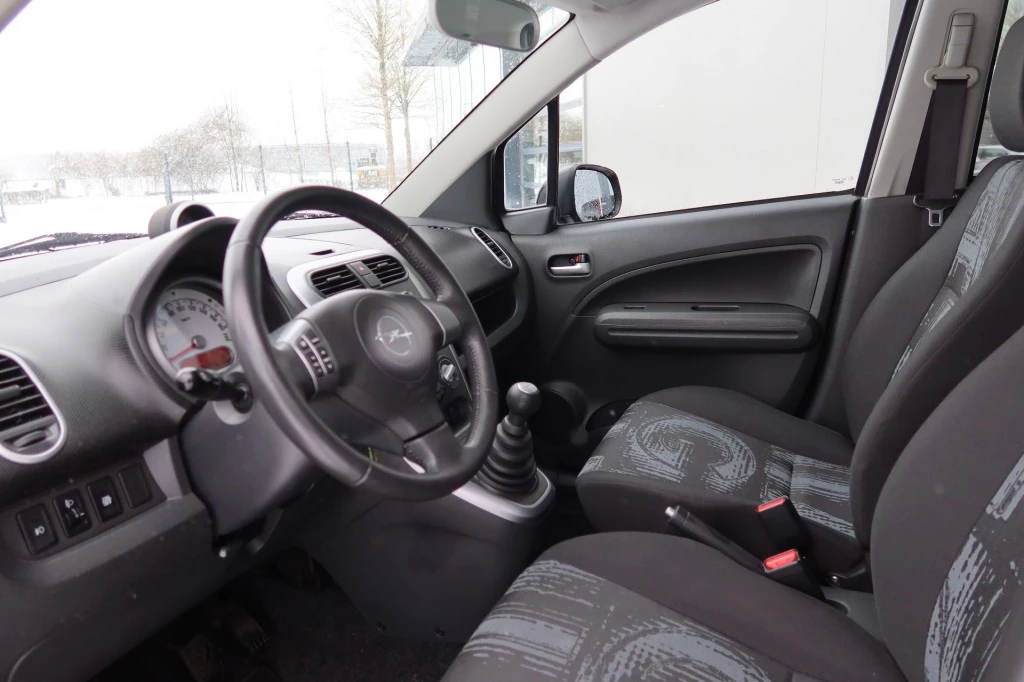Hoofdafbeelding Opel Agila
