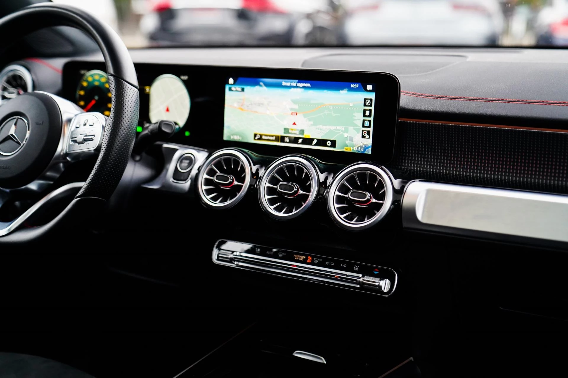 Hoofdafbeelding Mercedes-Benz EQB