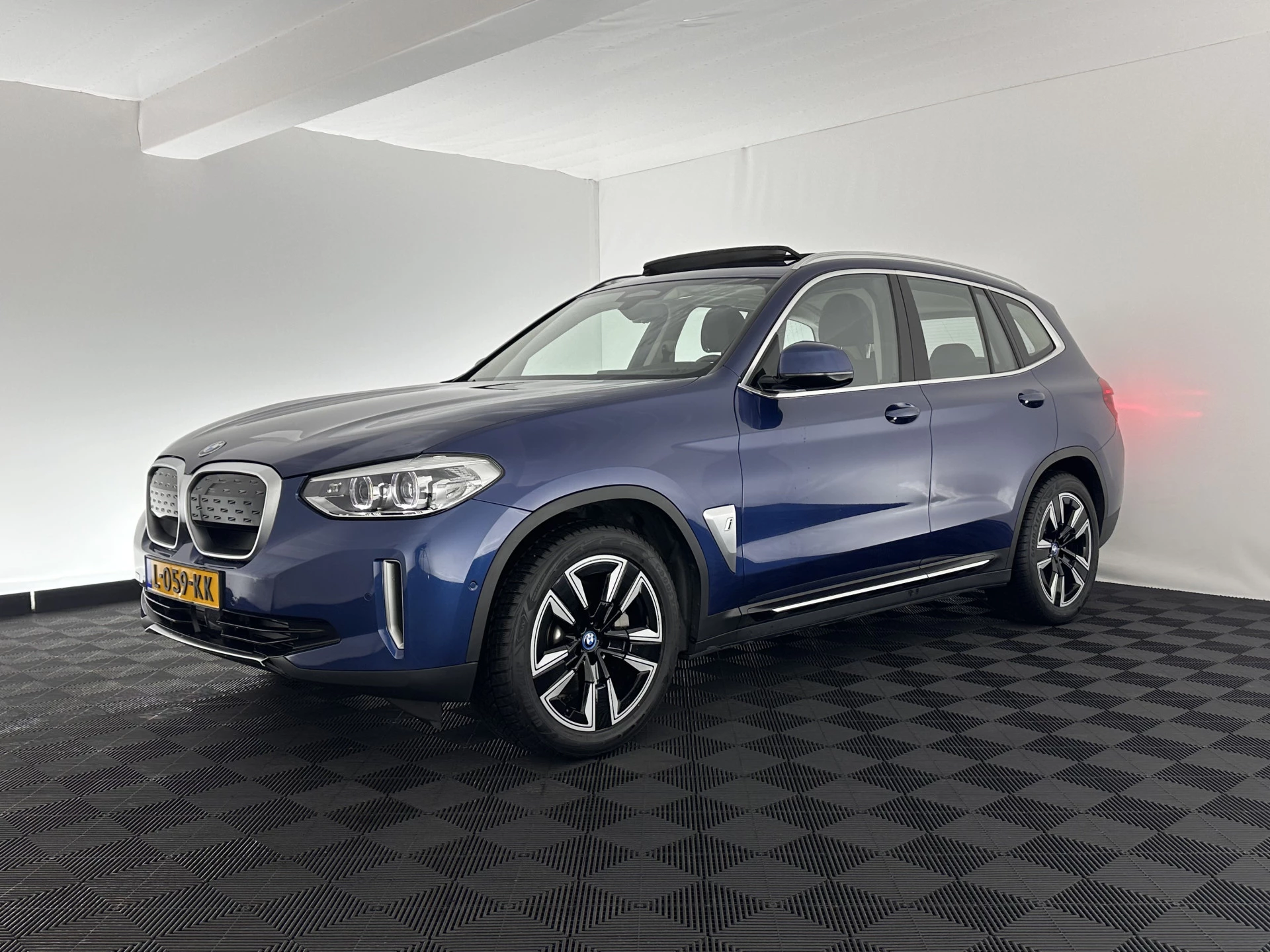 Hoofdafbeelding BMW iX3