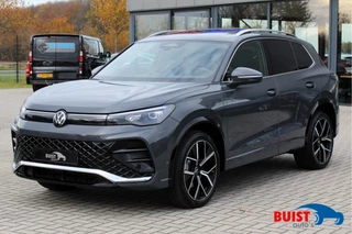 Volkswagen Tiguan 1.5 eHybrid R-Line Edition 272pk PANO LEER H/K TREKHAAK 20" NIEUWE AUTO!