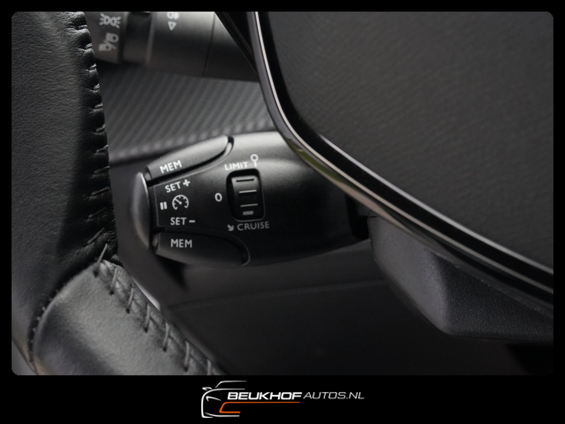 Hoofdafbeelding Peugeot e-2008