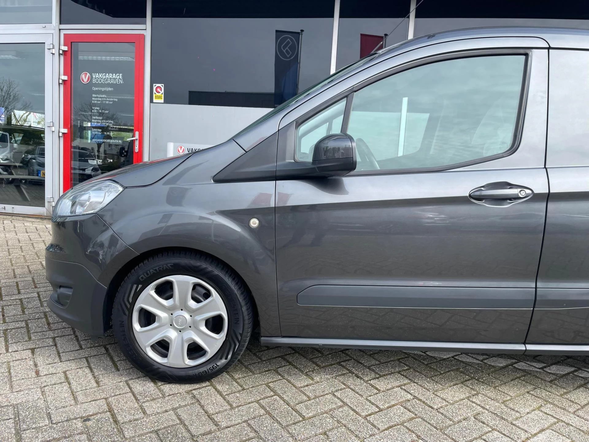 Hoofdafbeelding Ford Transit Courier