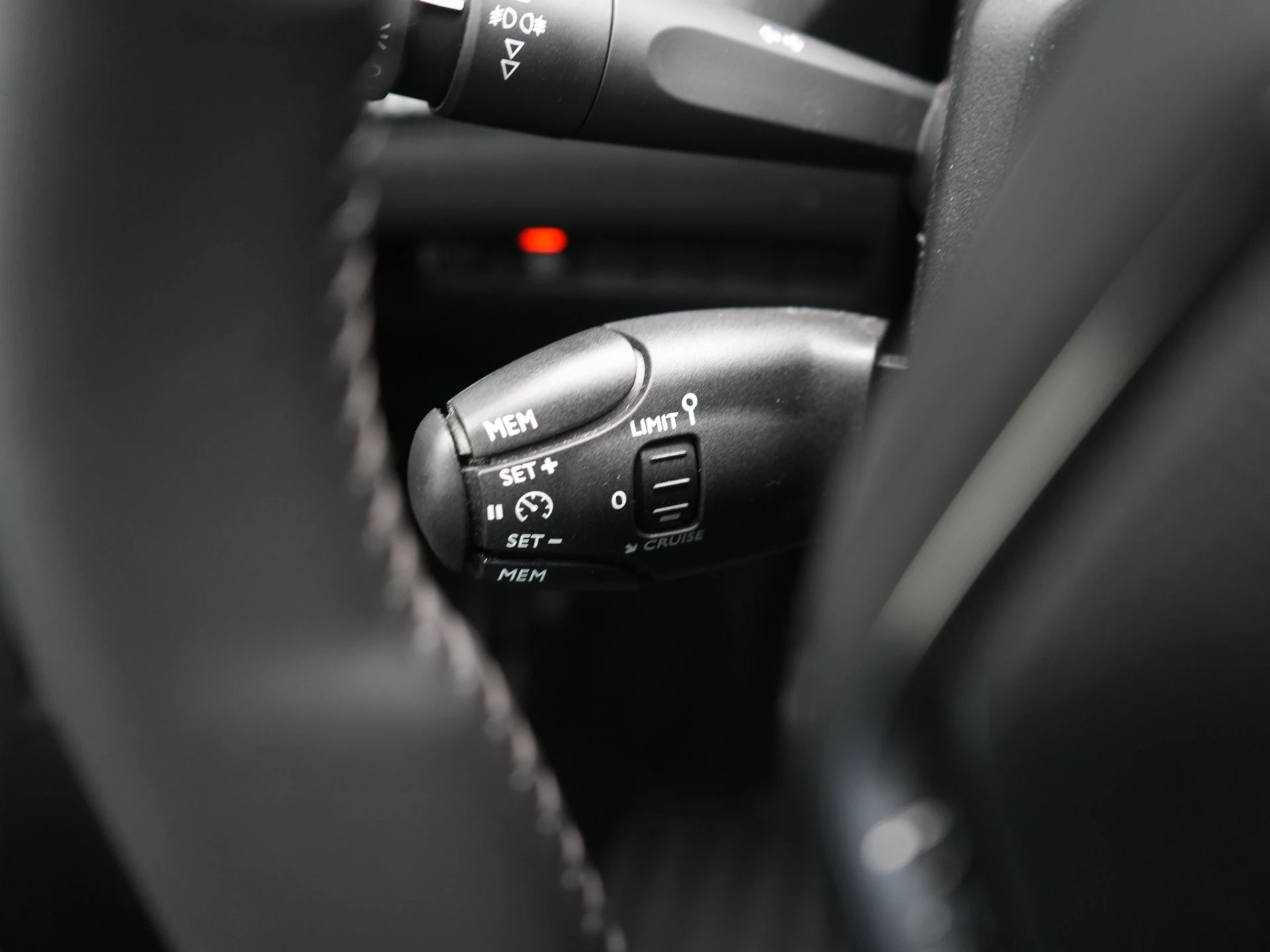 Hoofdafbeelding Peugeot e-2008