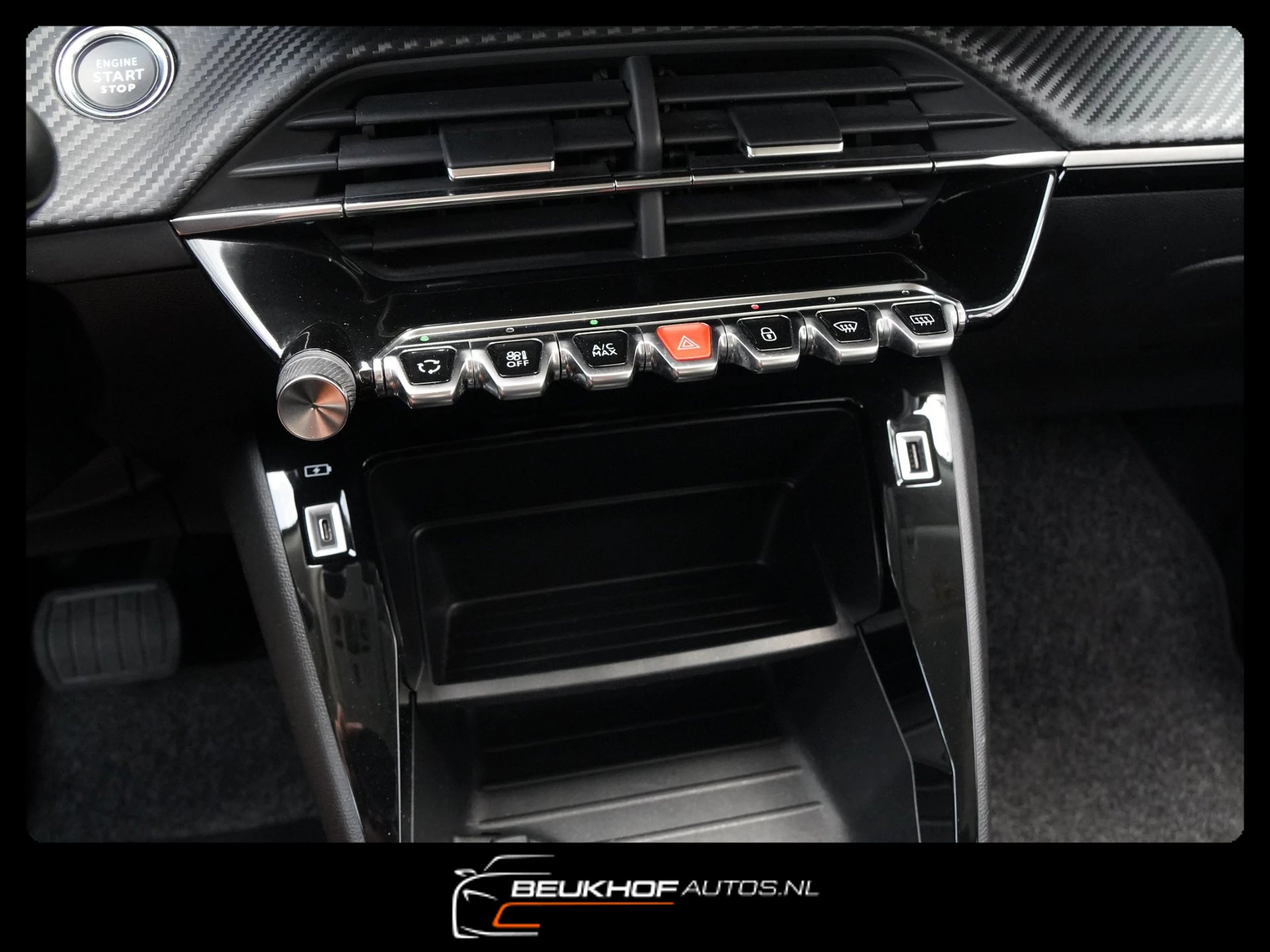 Hoofdafbeelding Peugeot e-2008